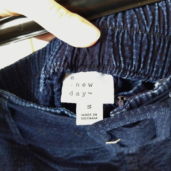 A New Day Woman's Denim Shorts Size S - Picture 5 of 6